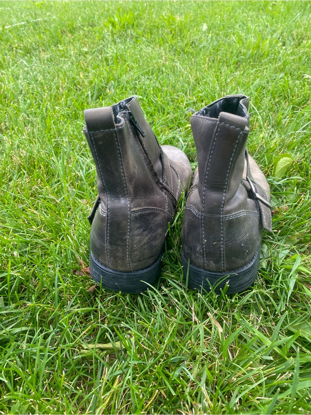 Clark’s distressed slate grey ankle motorcycle boots with buckle. Size zip. 9 - Picture 4 of 5